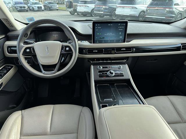 Used 2023 Lincoln Aviator Reserve w/ Elements Package Plus AWD/4WD image 12