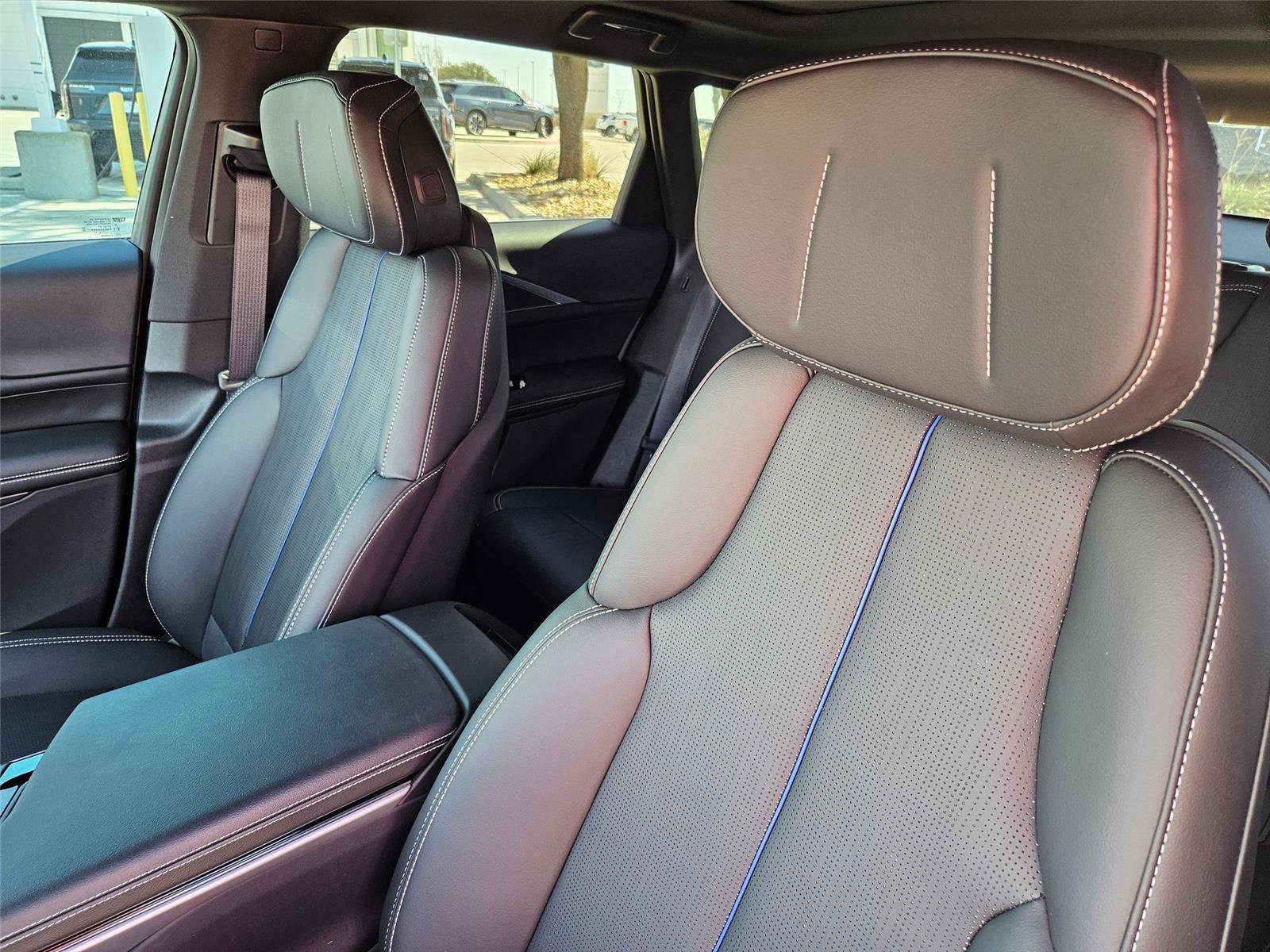 New 2025 Cadillac Lyriq Sport w/ LPO, Floor Liner Package AWD/4WD image 11