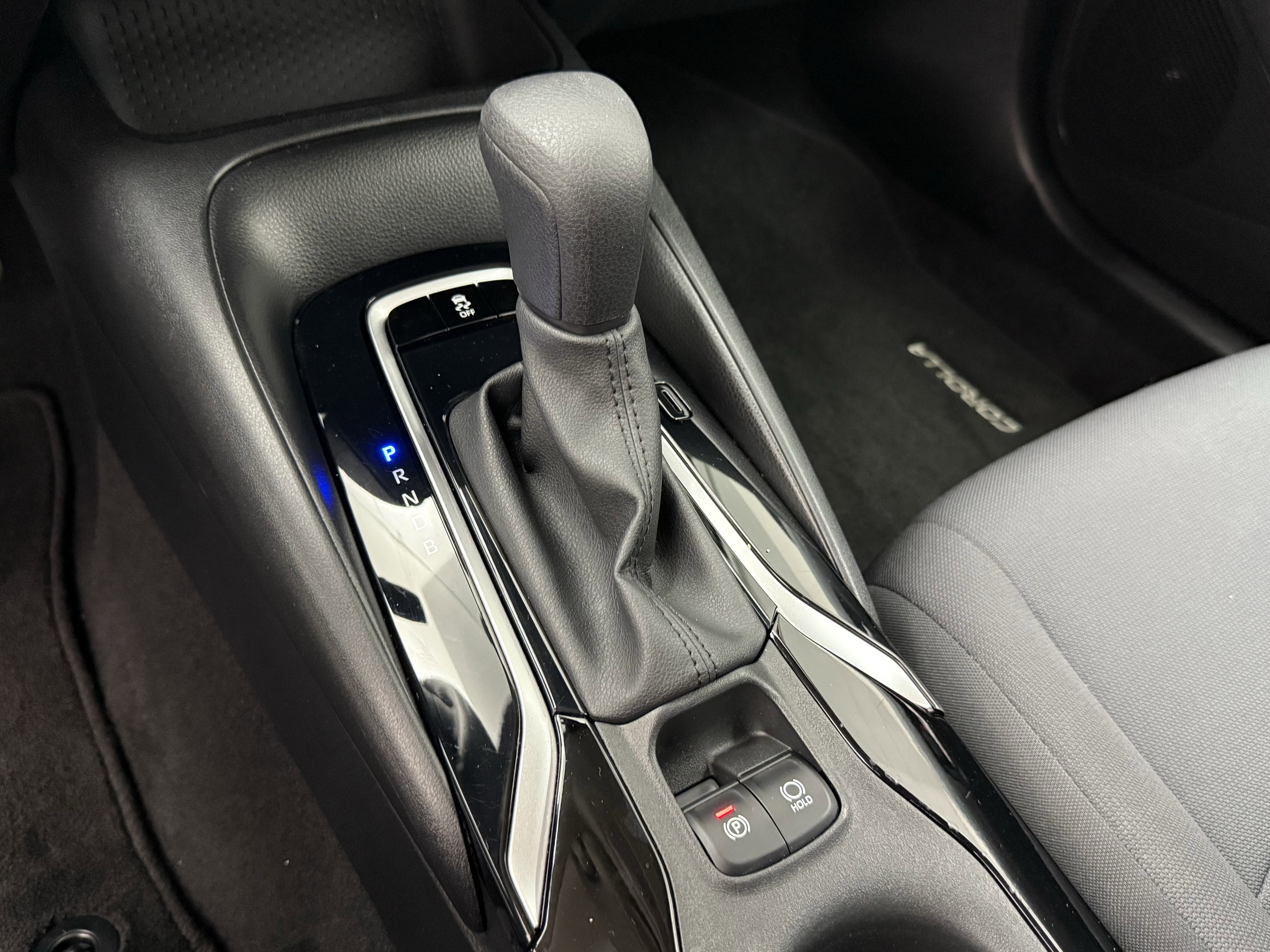 Used 2020 Toyota Corolla LE FWD image 20