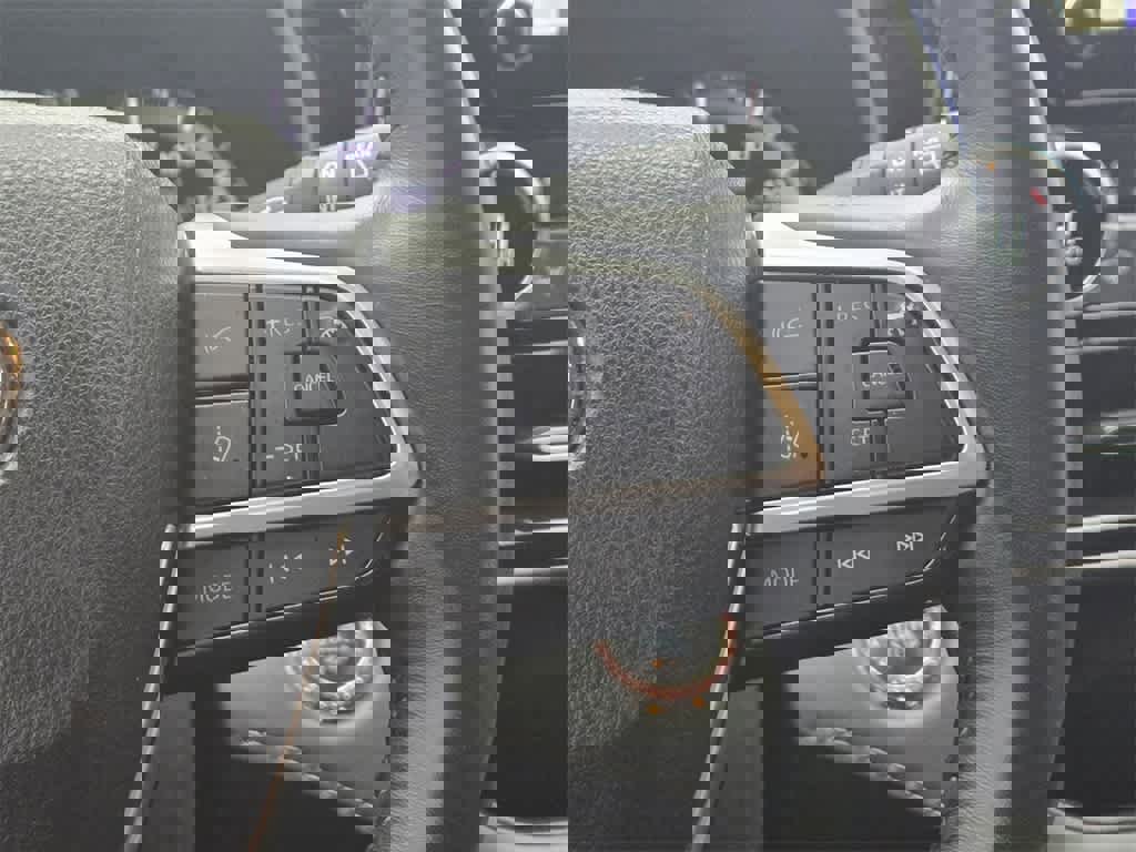 Used 2023 Toyota Highlander XLE image 11