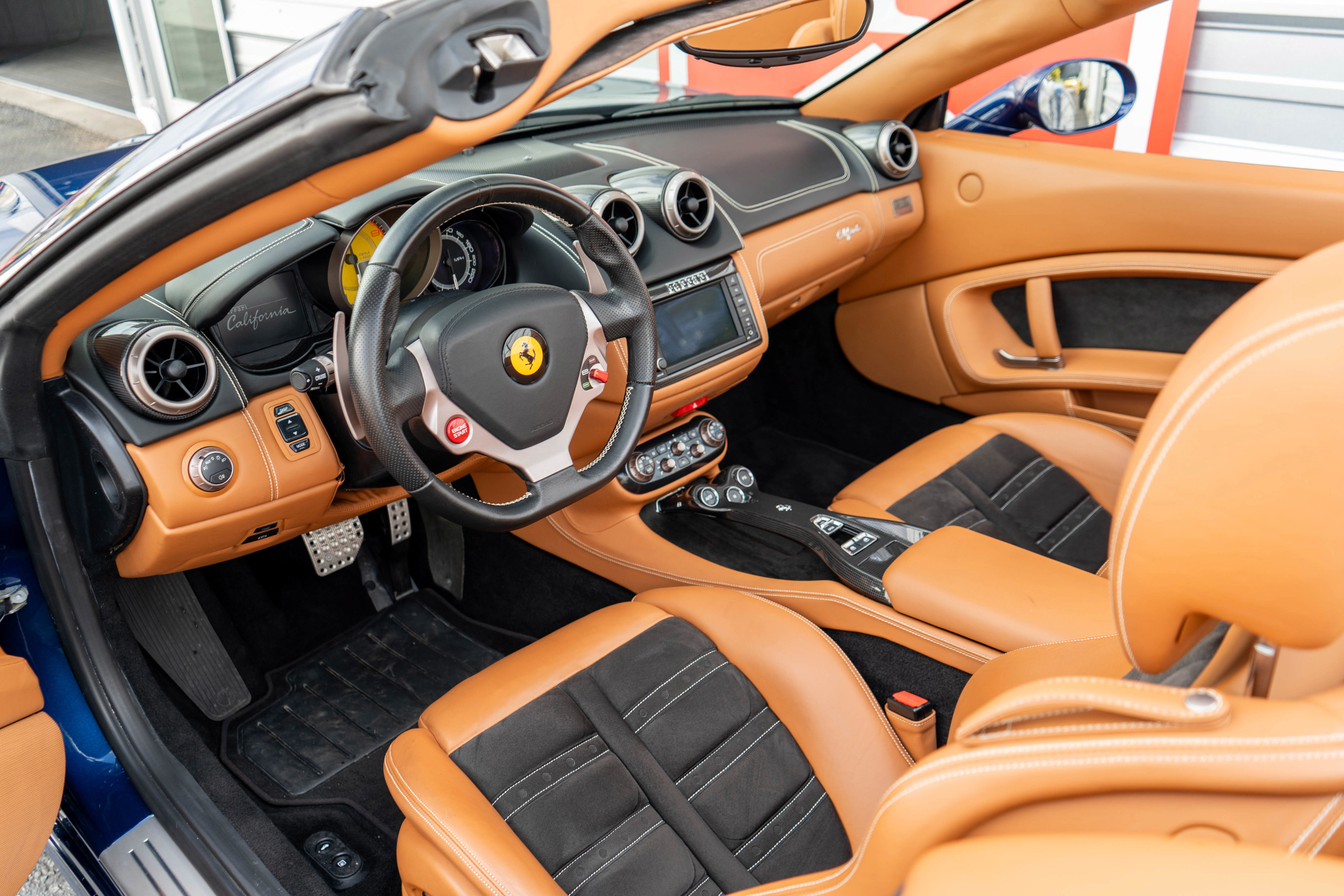 Used 2012 Ferrari California RWD image 10