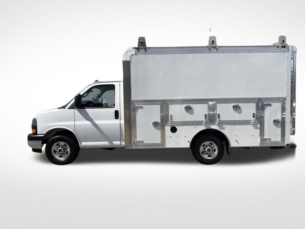 New 2026 GMC Savana 3500 w/ Power Convenience Package image 2