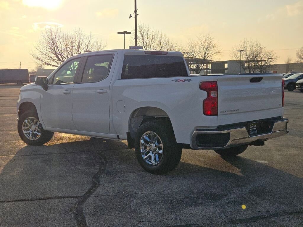 Used 2022 Chevrolet Silverado 1500 LT AWD/4WD image 15