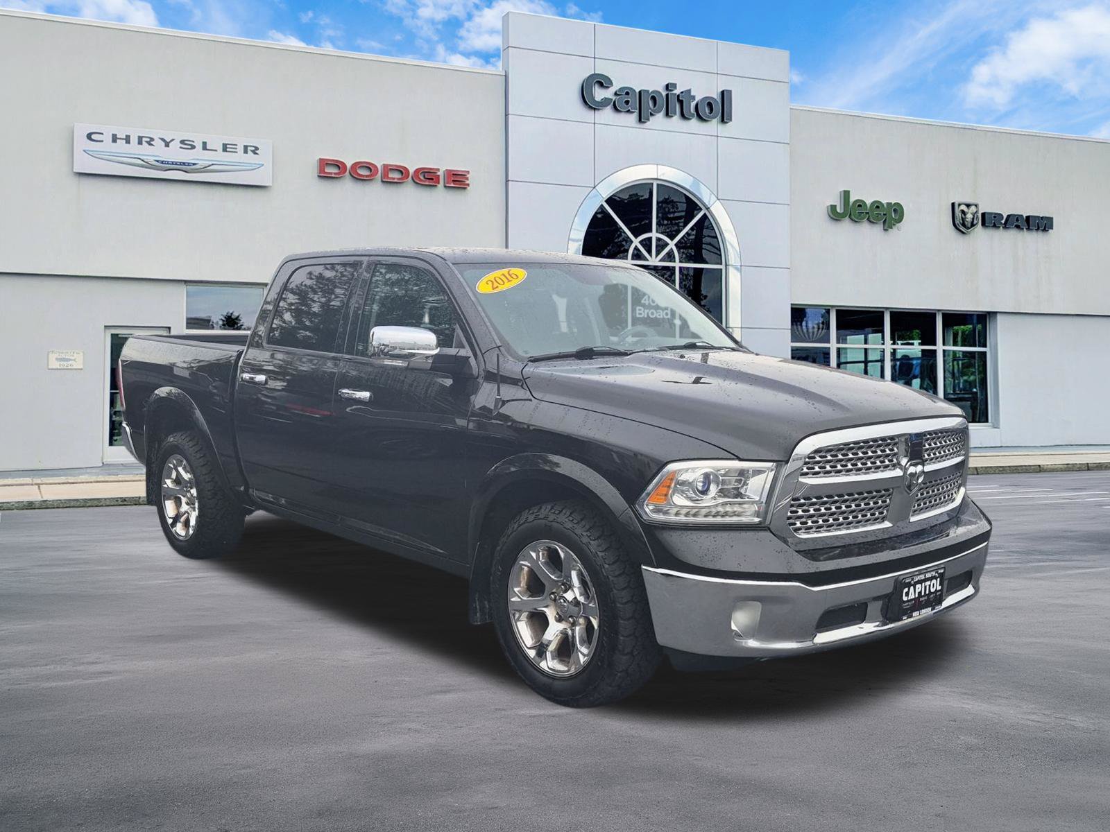 Used 2016 RAM 1500 Laramie AWD/4WD image 1