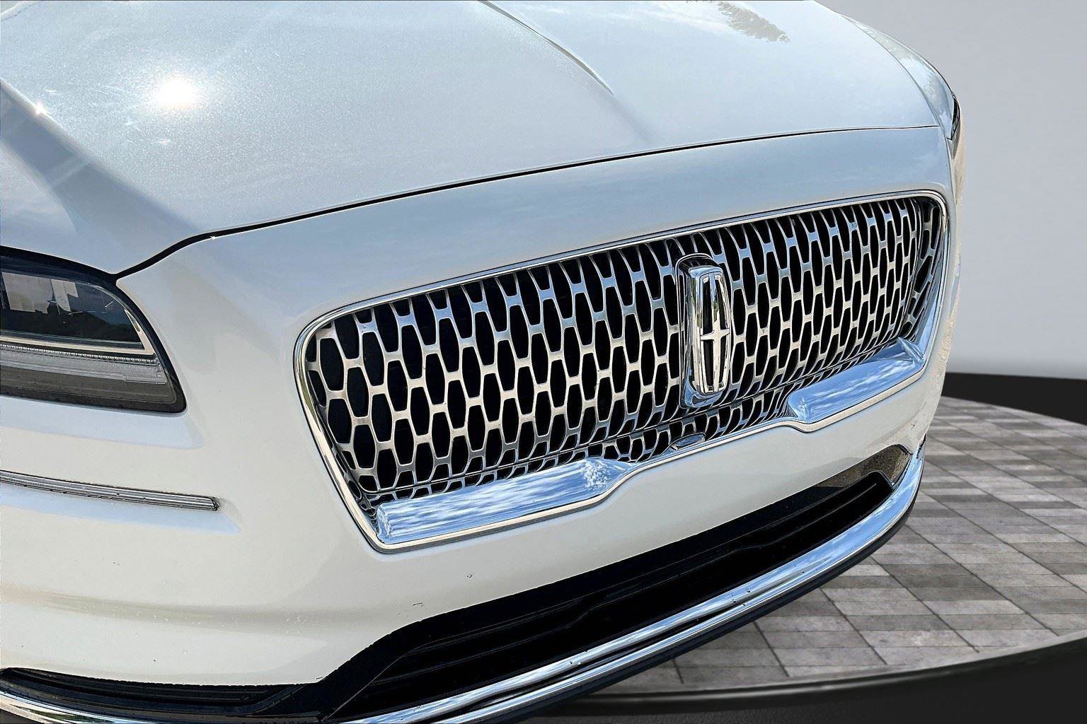 Used 2022 Lincoln Nautilus Reserve image 23