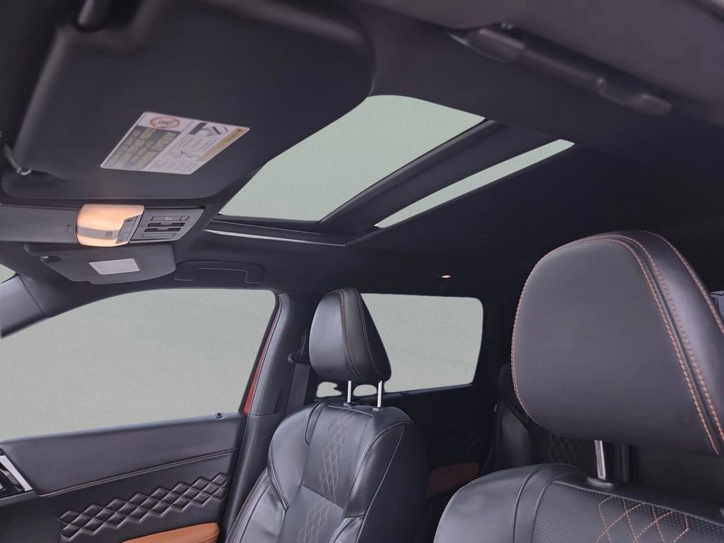 Used 2023 Mitsubishi Outlander SEL image 15