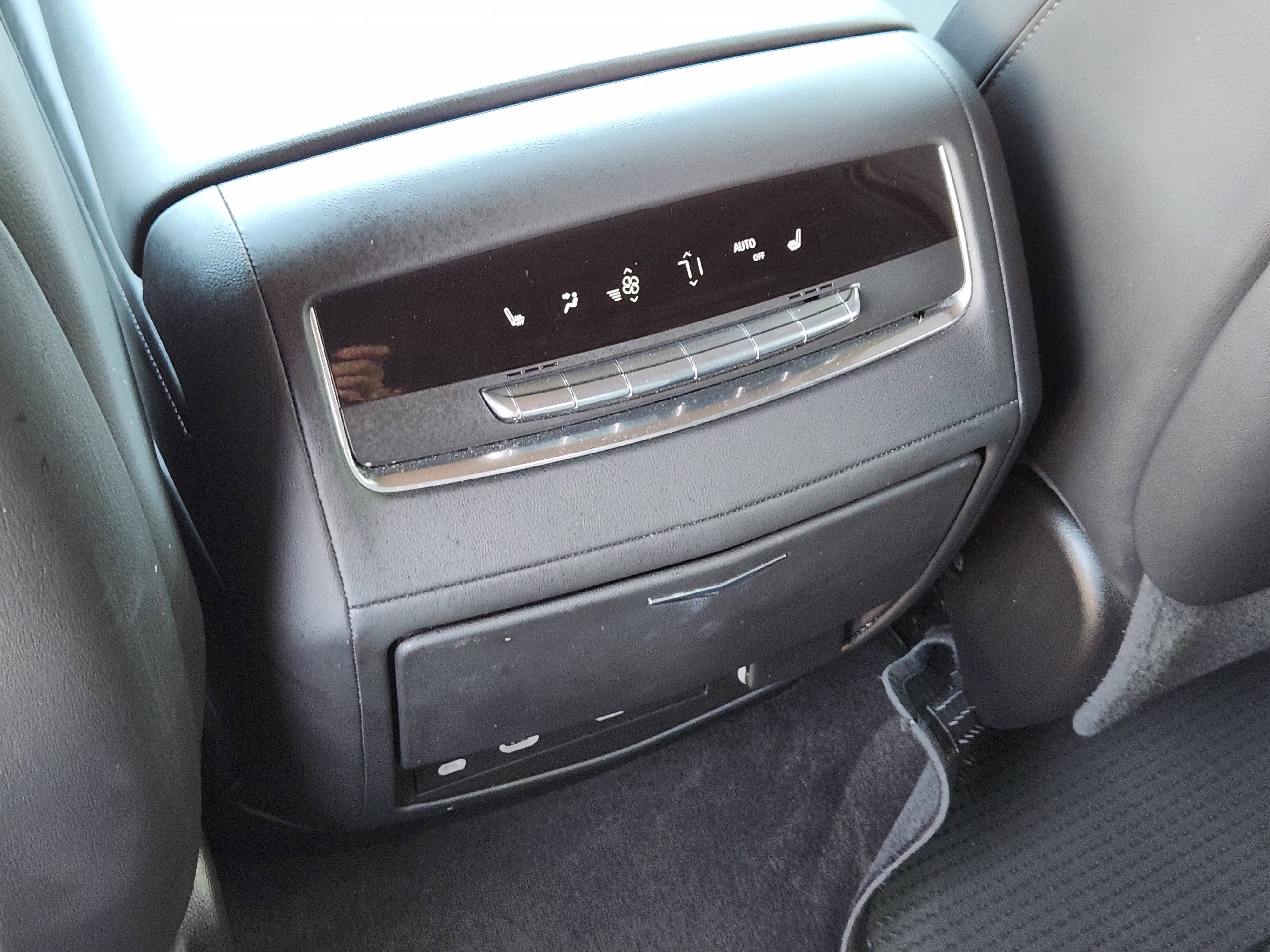 Used 2023 Cadillac Escalade Sport w/ LPO, ONYX Package RWD image 32