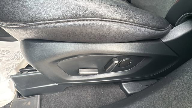 Certified 2024 Ford Explorer ST-Line w/ Class IV Trailer Tow Package image 9