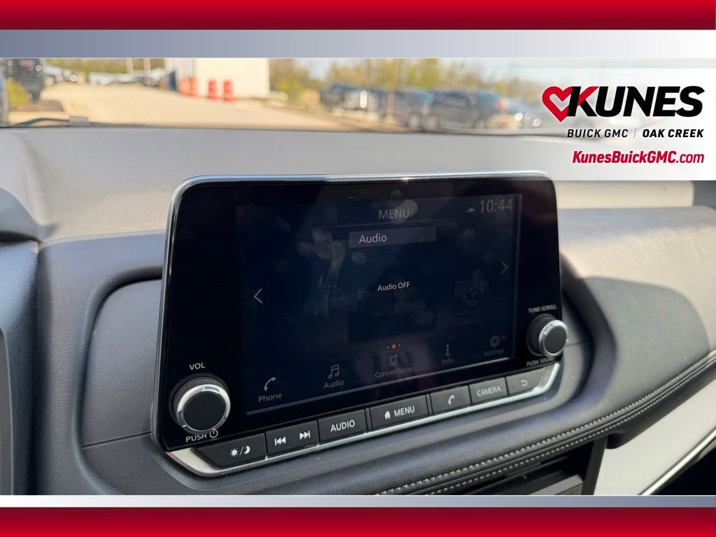 Used 2025 Nissan Rogue SV AWD/4WD image 17