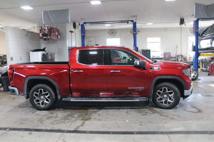 Used 2022 GMC Sierra 1500 SLT w/ SLT Premium Plus Package image 9