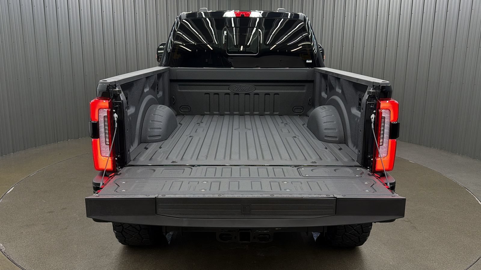 Used 2026 Ford F350 Platinum w/ FX4 Off-Road Package AWD/4WD image 18