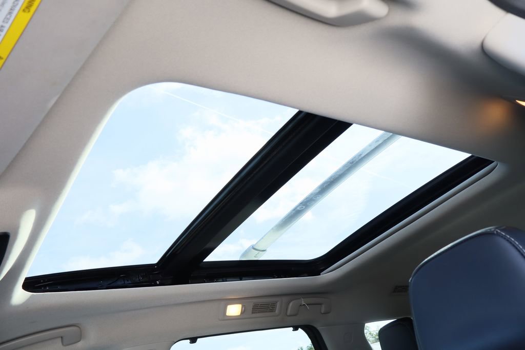 Used 2023 Nissan Pathfinder Platinum image 22