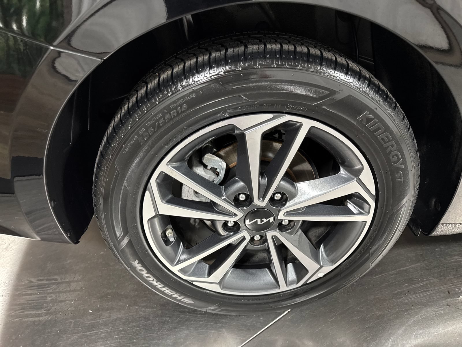 Used 2024 Kia Forte LXS FWD image 13