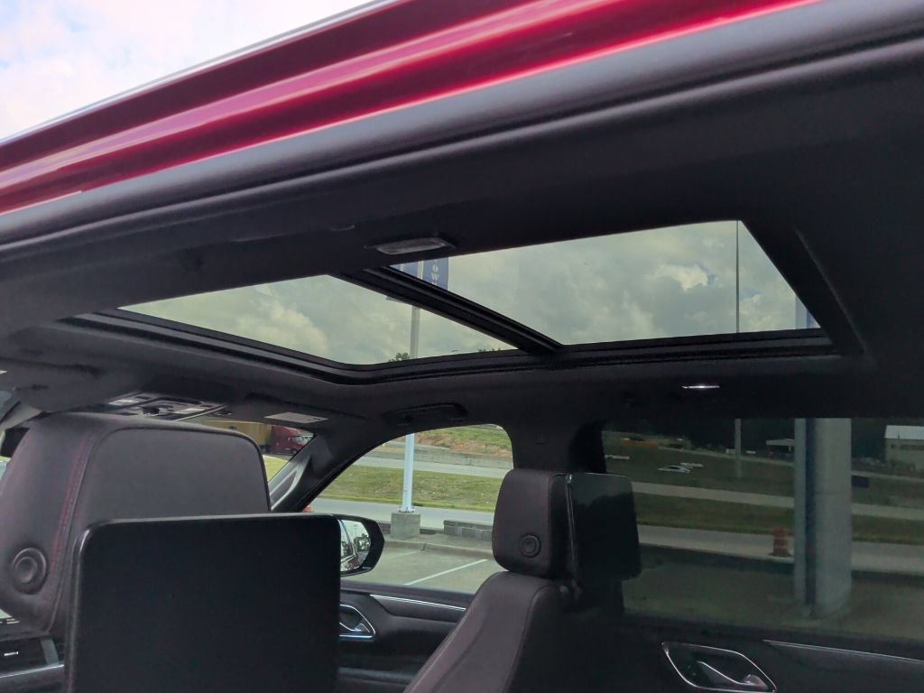 Used 2023 Chevrolet Suburban RST w/ Luxury Package AWD/4WD image 37