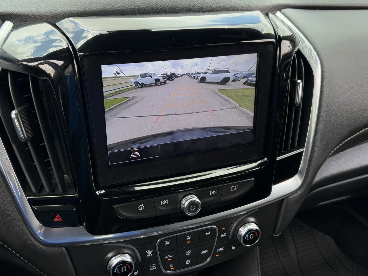 Used 2023 Chevrolet Traverse LT w/ LPO, Floor Liner Package AWD/4WD image 21