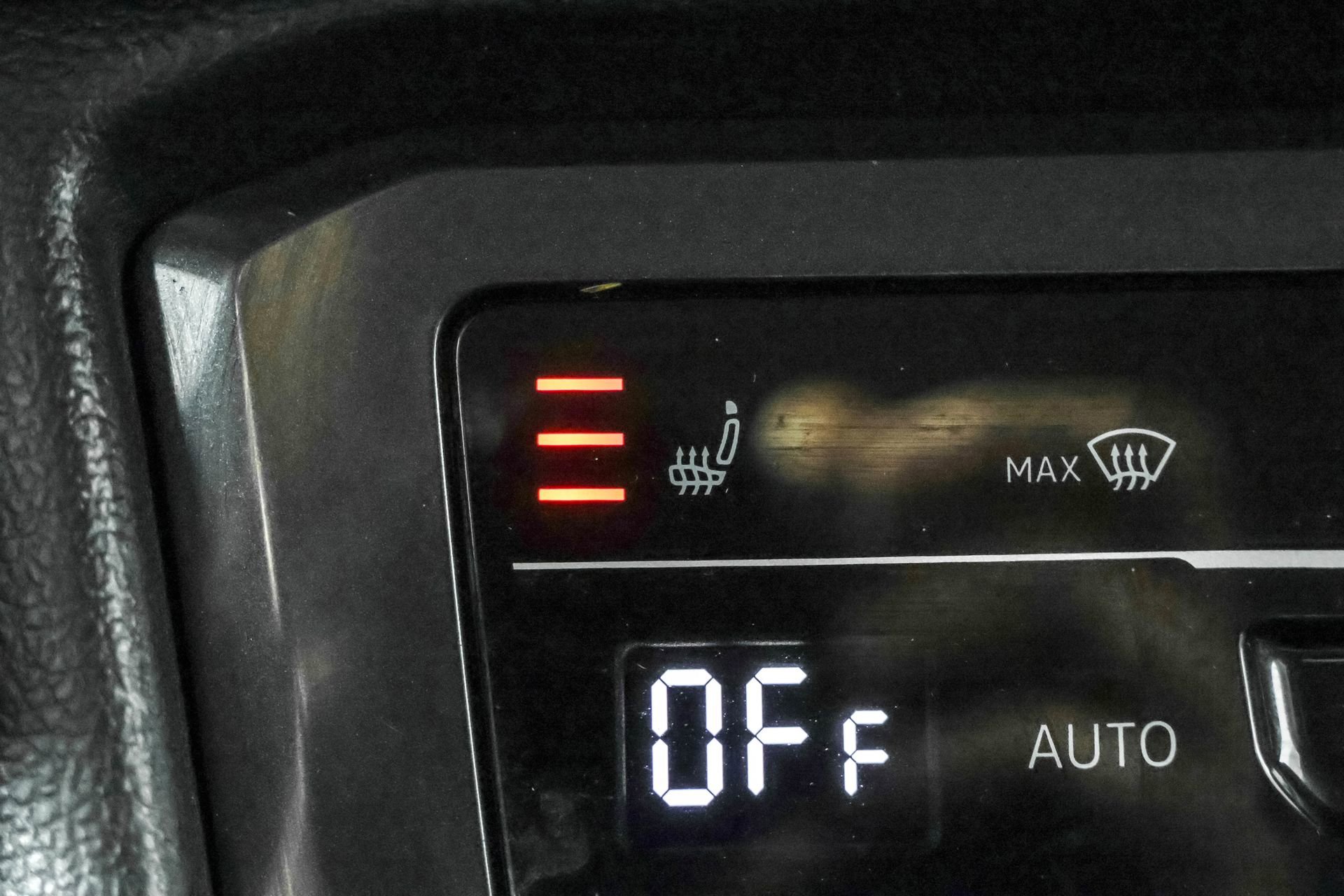 Used 2023 Volkswagen Tiguan SE image 31