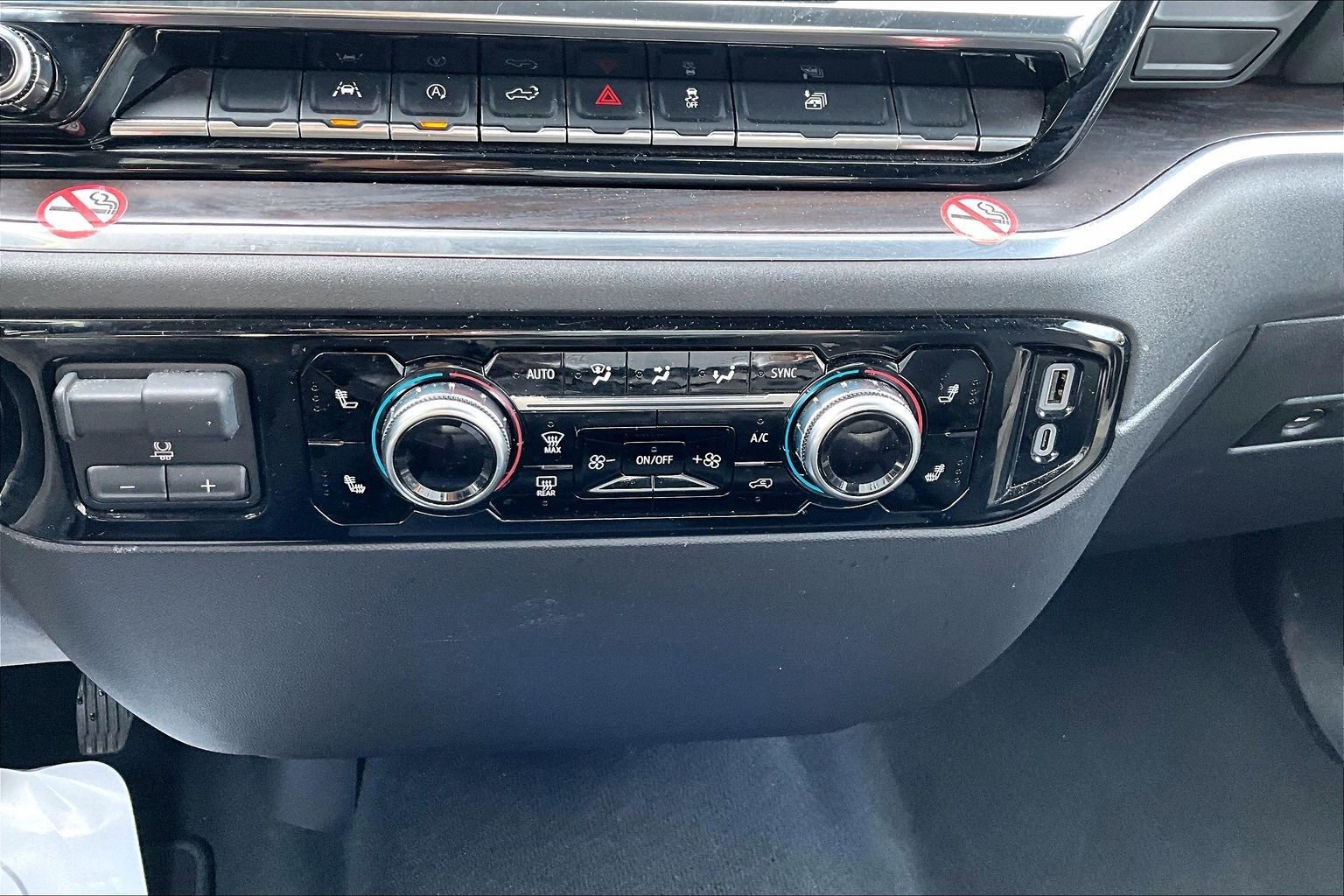 Used 2025 GMC Sierra 1500 SLT image 16