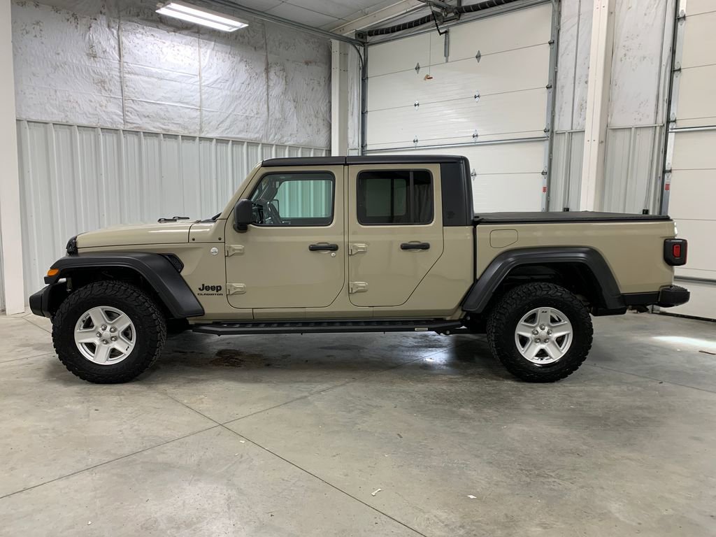 Used 2020 Jeep Gladiator Sport w/ Quick Order Package 24S image 20