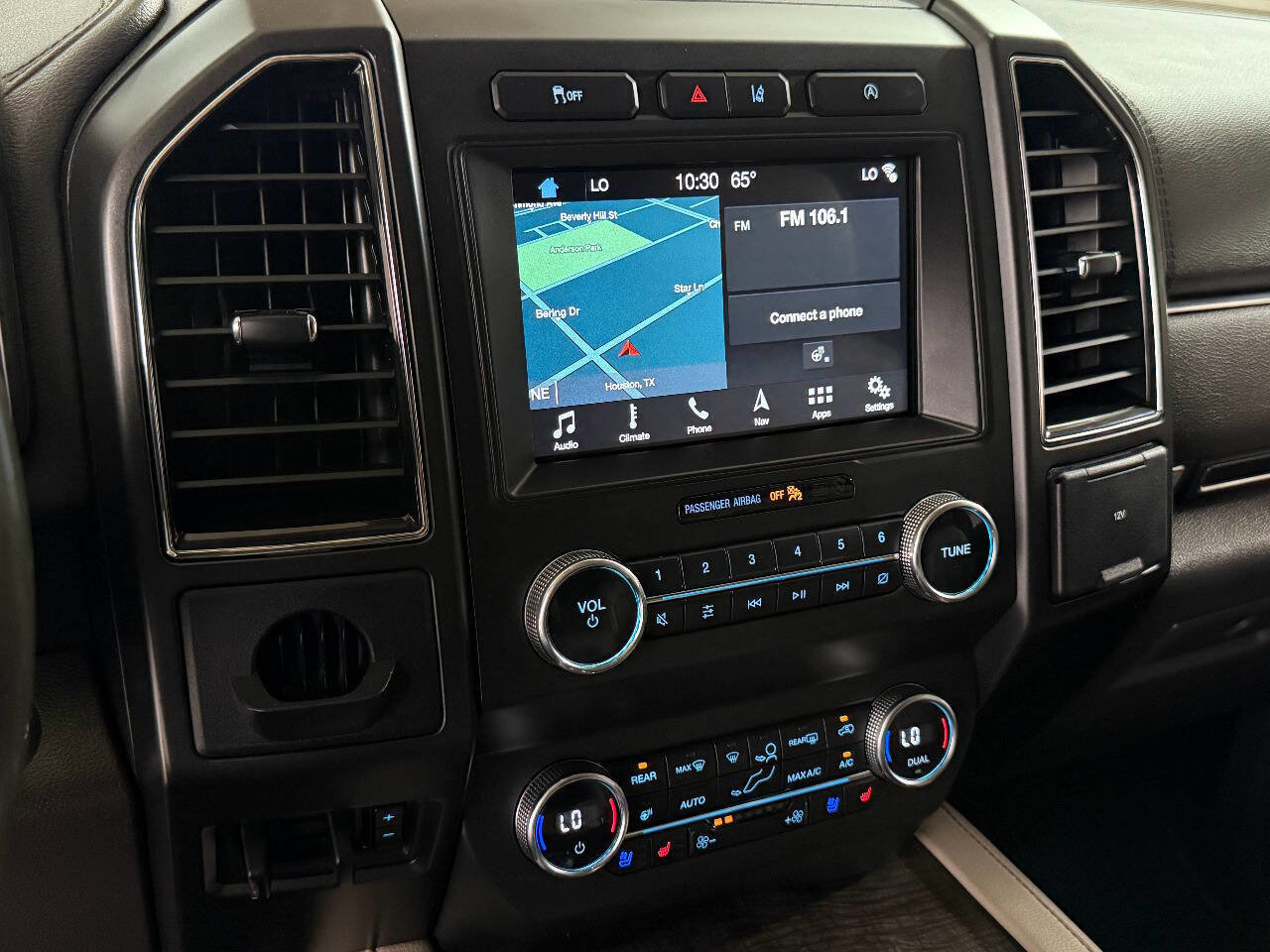 Used 2019 Ford Expedition Limited w/ Driver Assistance Package RWD image 55