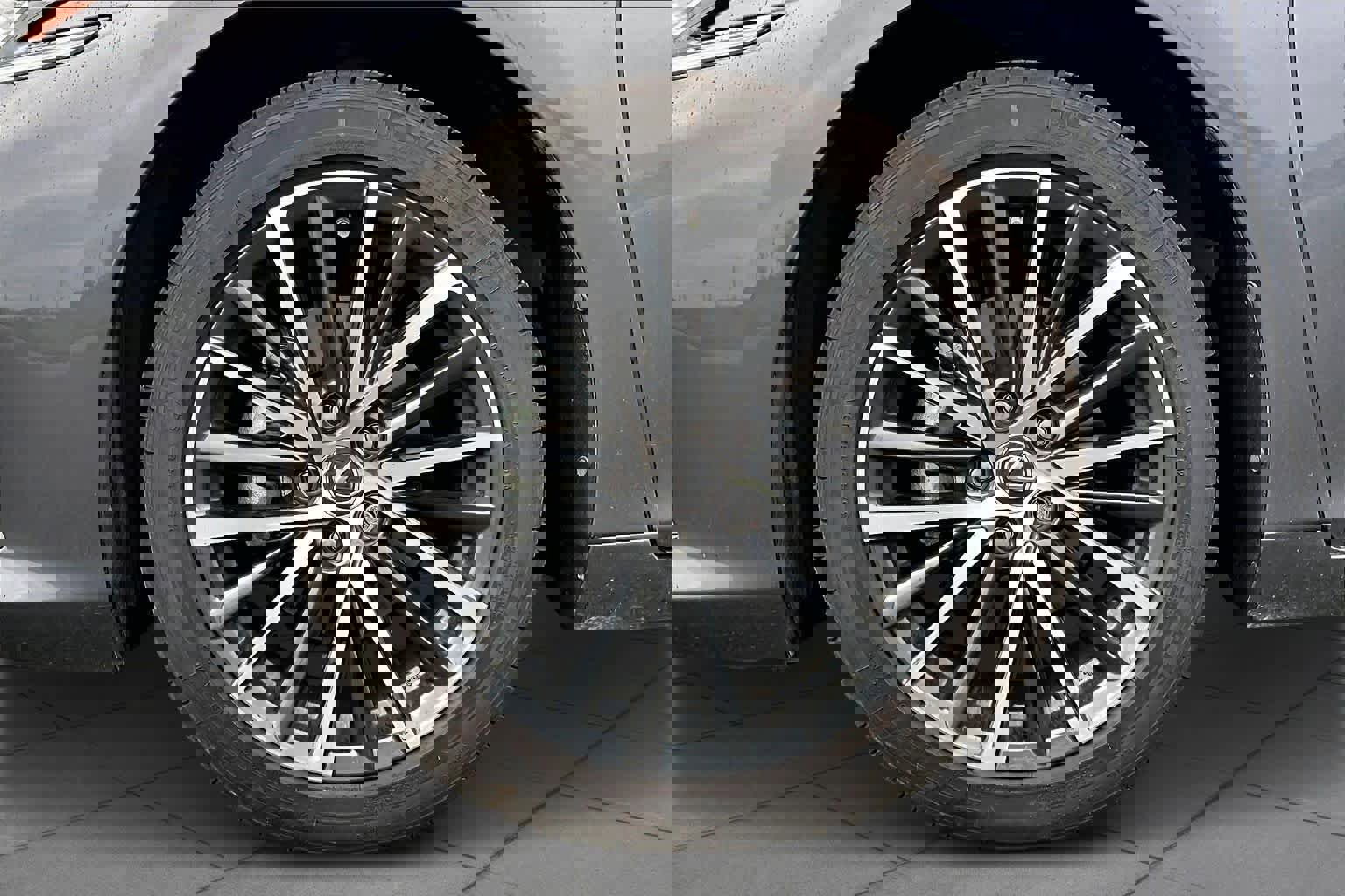 Used 2024 Lexus ES 300h w/ Premium Package image 10