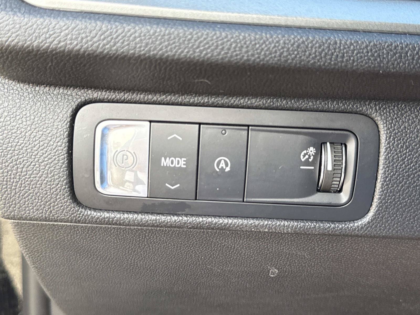 Used 2026 Chevrolet Traverse LT w/ Driver Confidence Package FWD image 30