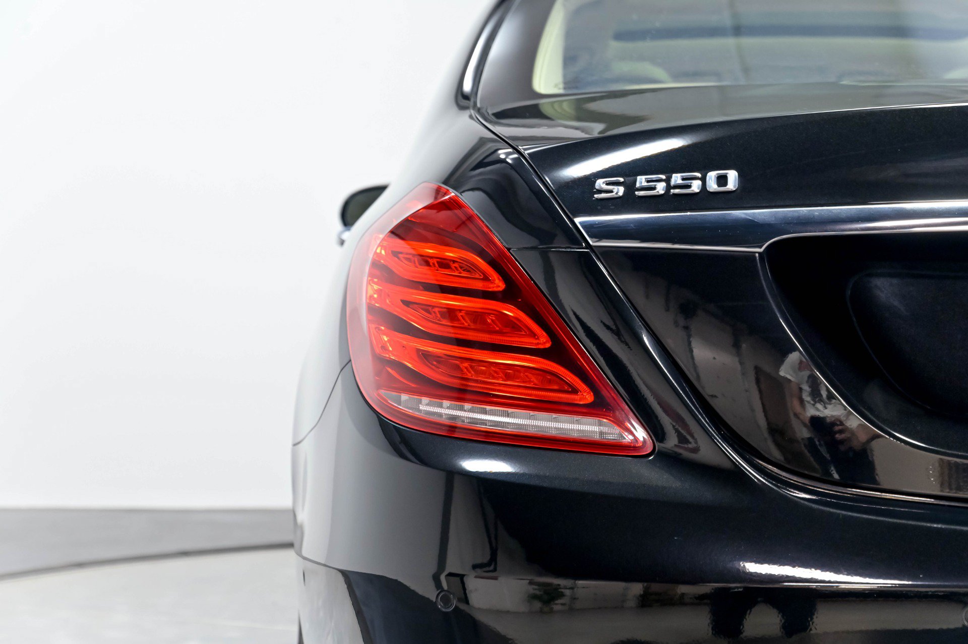 Used 2016 Mercedes-Benz S 550 4MATIC Sedan image 57