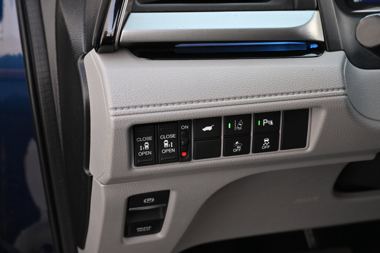 Used 2018 Honda Odyssey Elite image 28