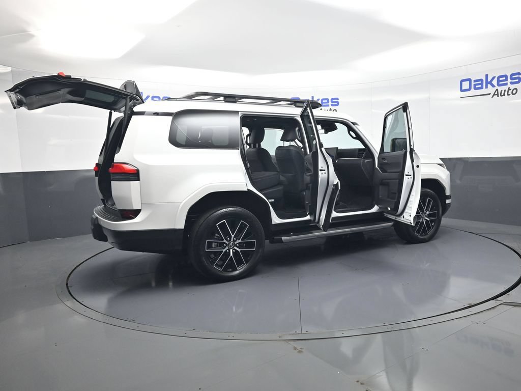 Used 2024 Lexus GX 550 w/ Accessory Package (31) AWD/4WD image 58