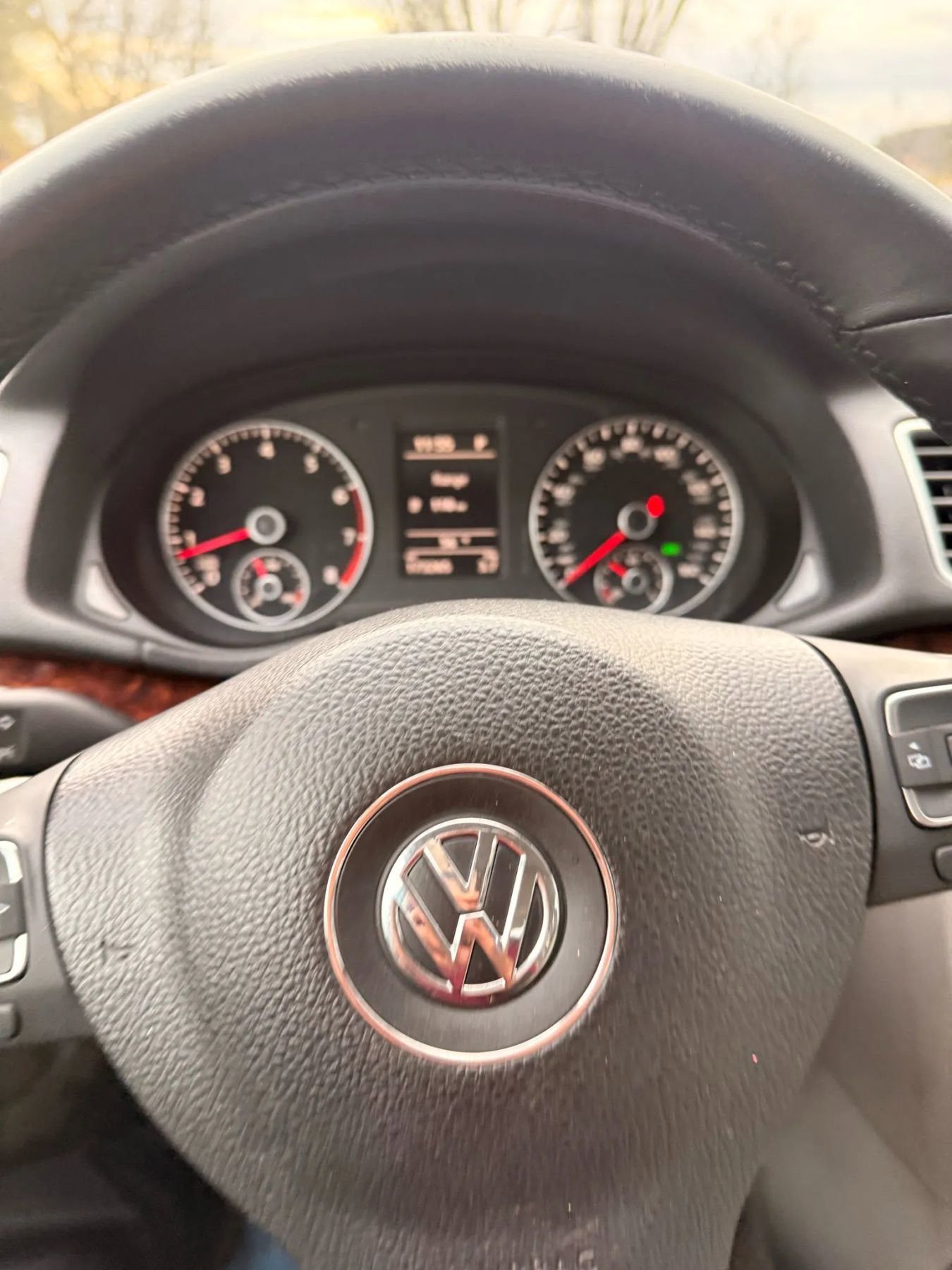 Used 2013 Volkswagen Passat 2.5 SEL Premium image 17