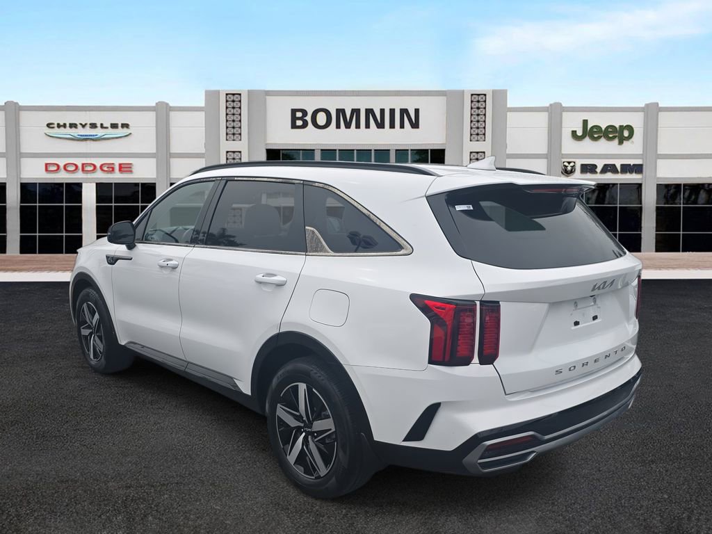 Used 2022 Kia Sorento S FWD image 4