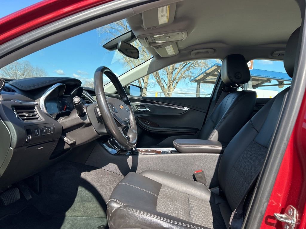 Used 2015 Chevrolet Impala LT w/ Convenience Package image 14