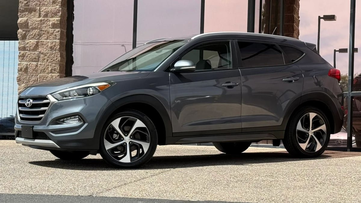 Used 2016 Hyundai Tucson Sport FWD image 3
