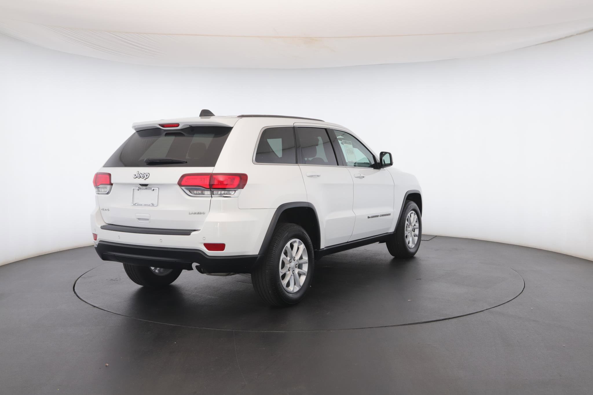 Used 2022 Jeep Grand Cherokee Laredo E image 25