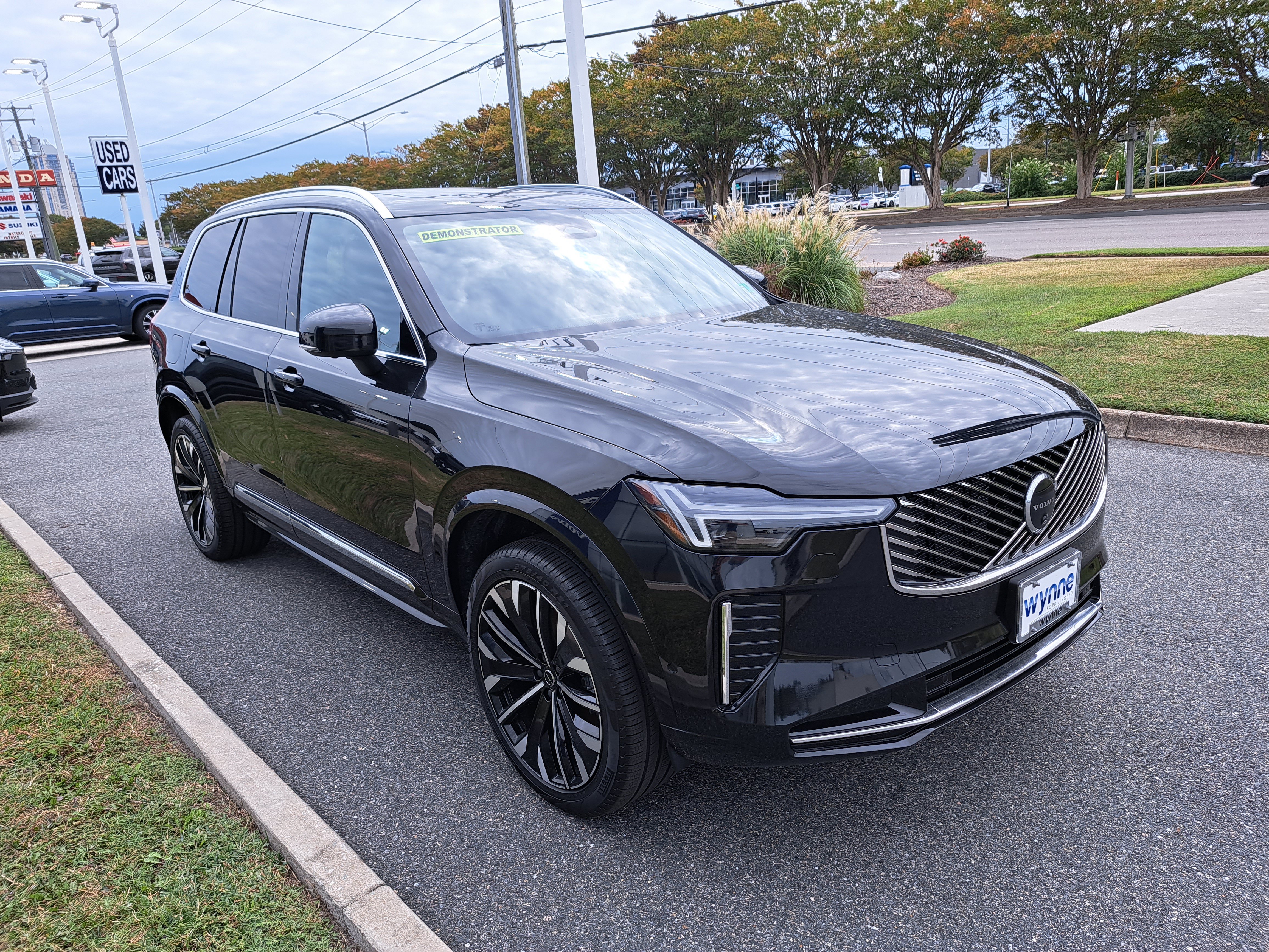 New 2026 Volvo XC90 B6 Plus w/ Protection Package Premier AWD/4WD image 2