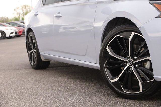 Used 2024 Nissan Altima 2.5 SR w/ SR Premium Package image 3