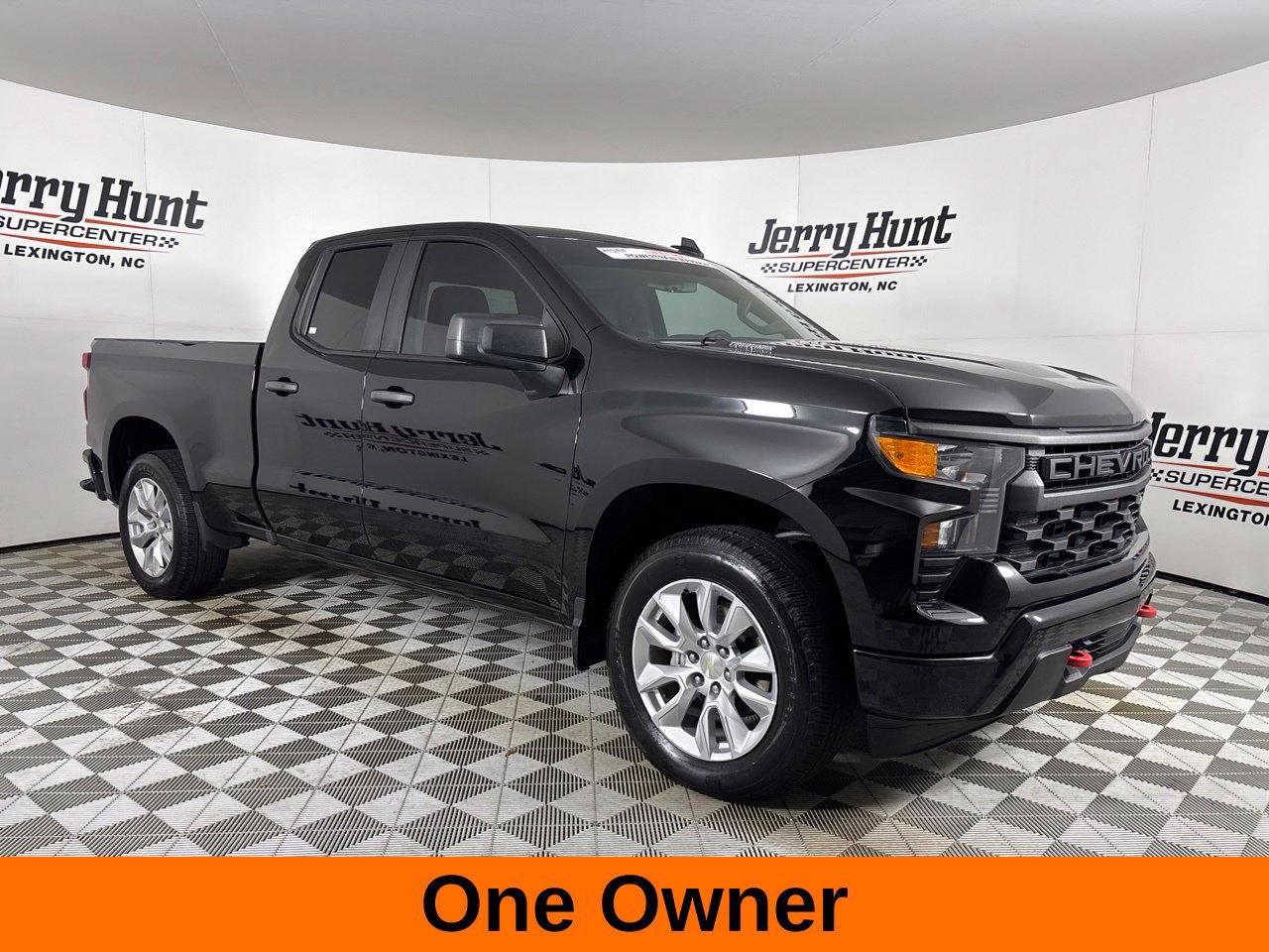 Used 2024 Chevrolet Silverado 1500 Custom AWD/4WD image 4