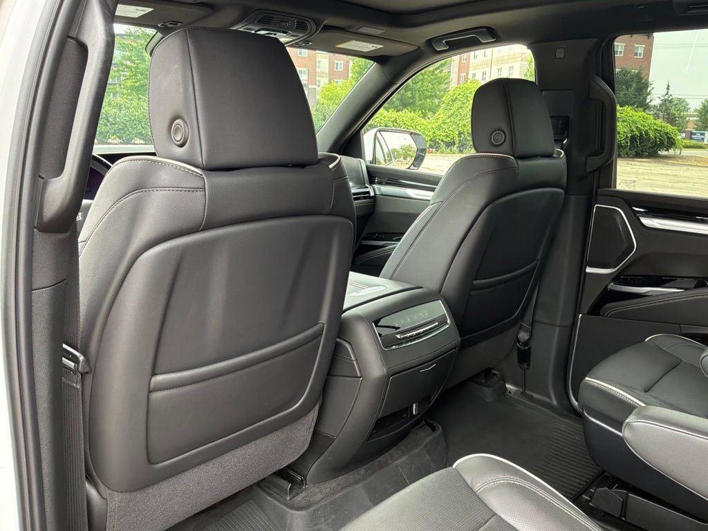 Used 2025 Cadillac Escalade Sport w/ Touring Package AWD/4WD image 38