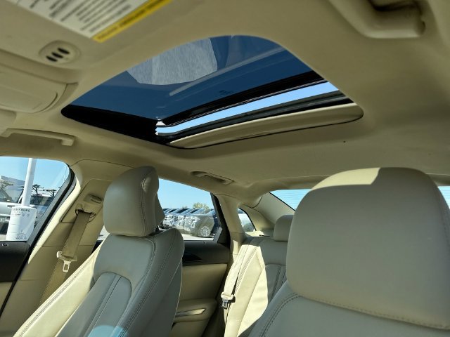 Used 2013 Lincoln MKZ FWD image 19