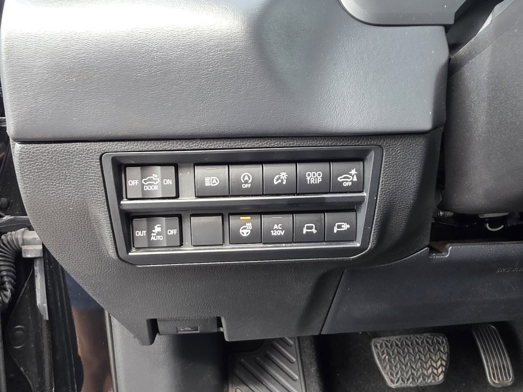 Used 2022 Toyota Tundra Platinum image 28