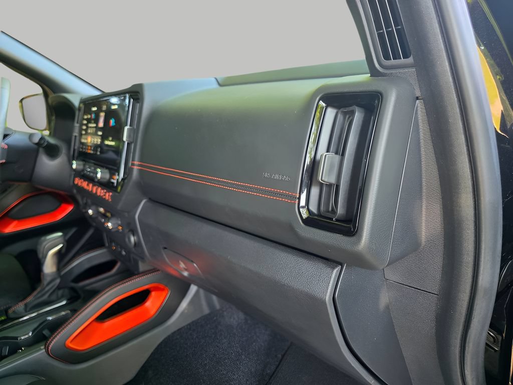 Used 2025 Nissan Frontier PRO-4X AWD/4WD image 12