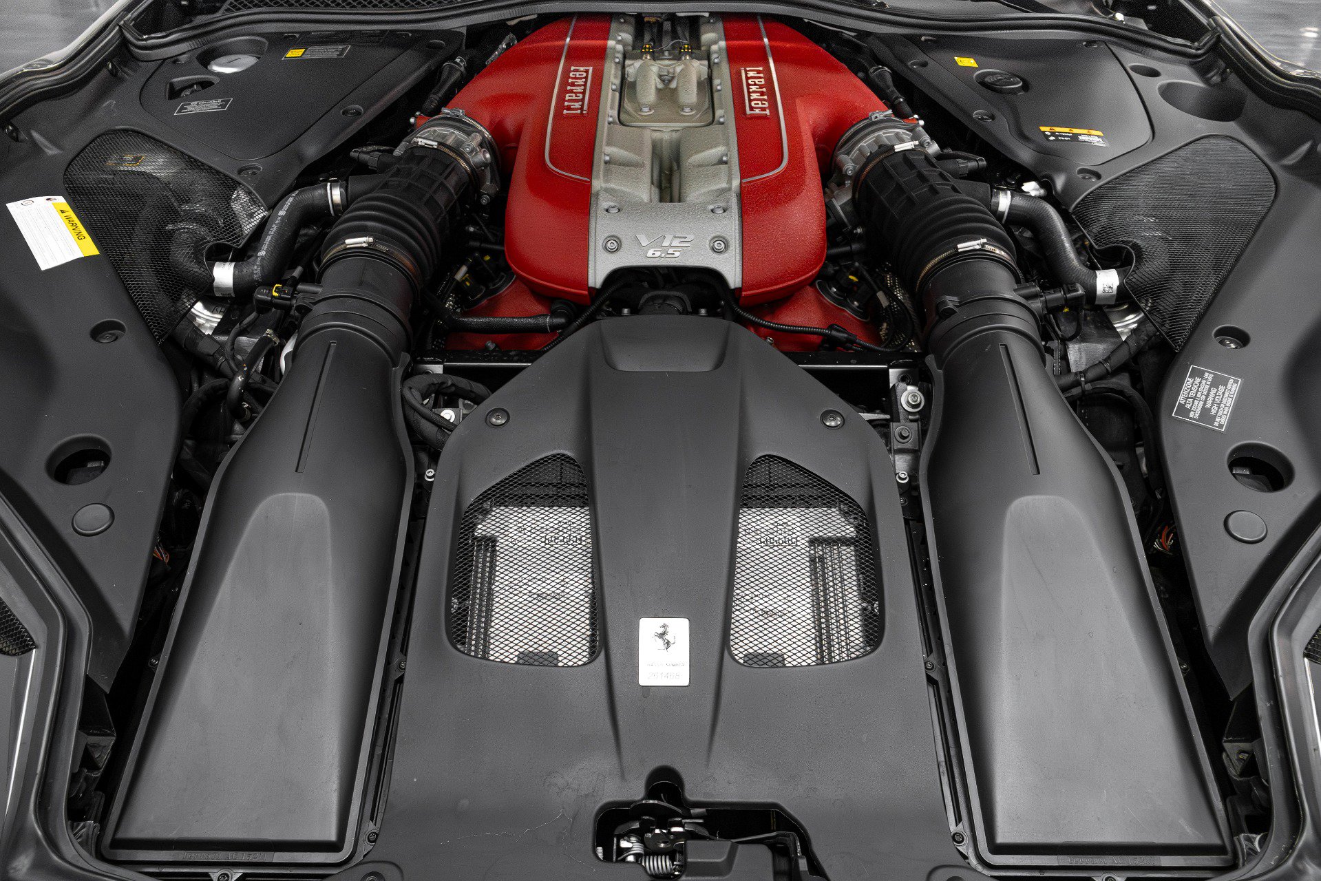 Used 2021 Ferrari 812 GTS image 37