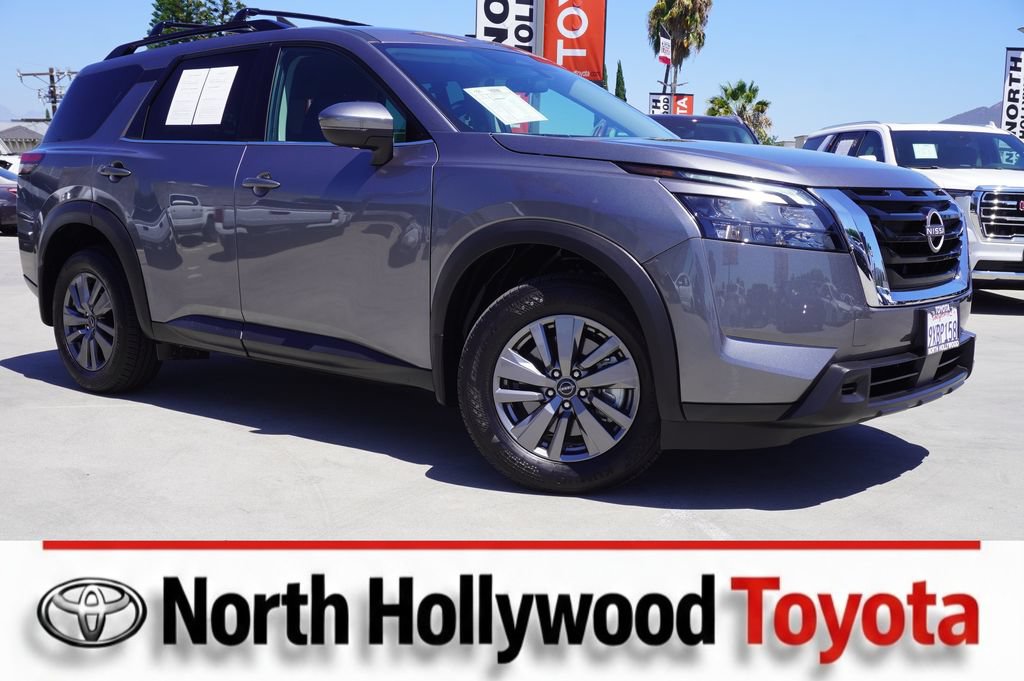 Used 2025 Nissan Pathfinder SV