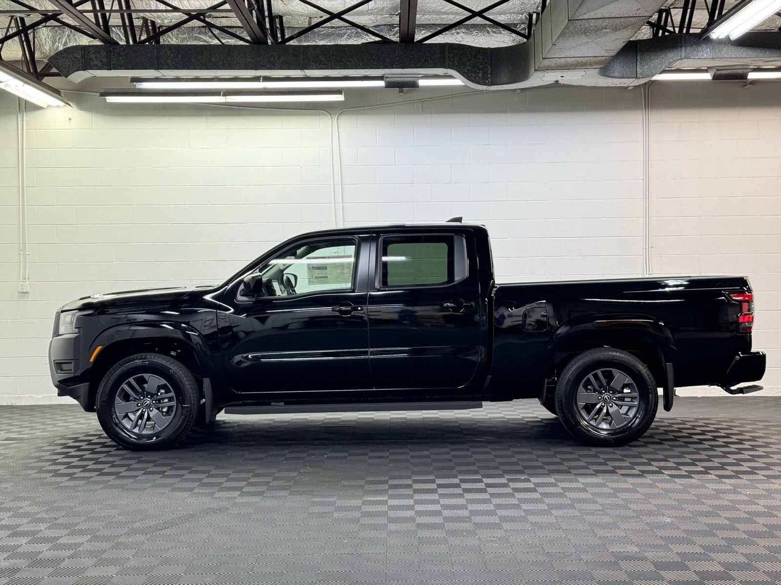 New 2026 Nissan Frontier SV image 4