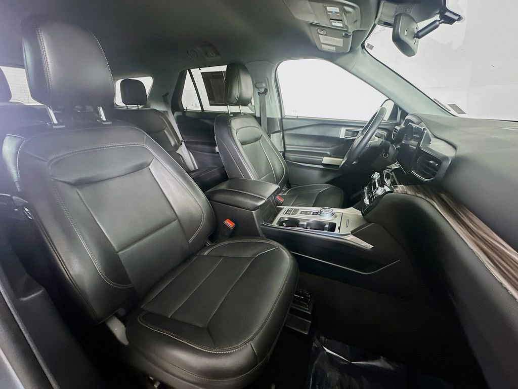 Used 2022 Ford Explorer Limited image 12