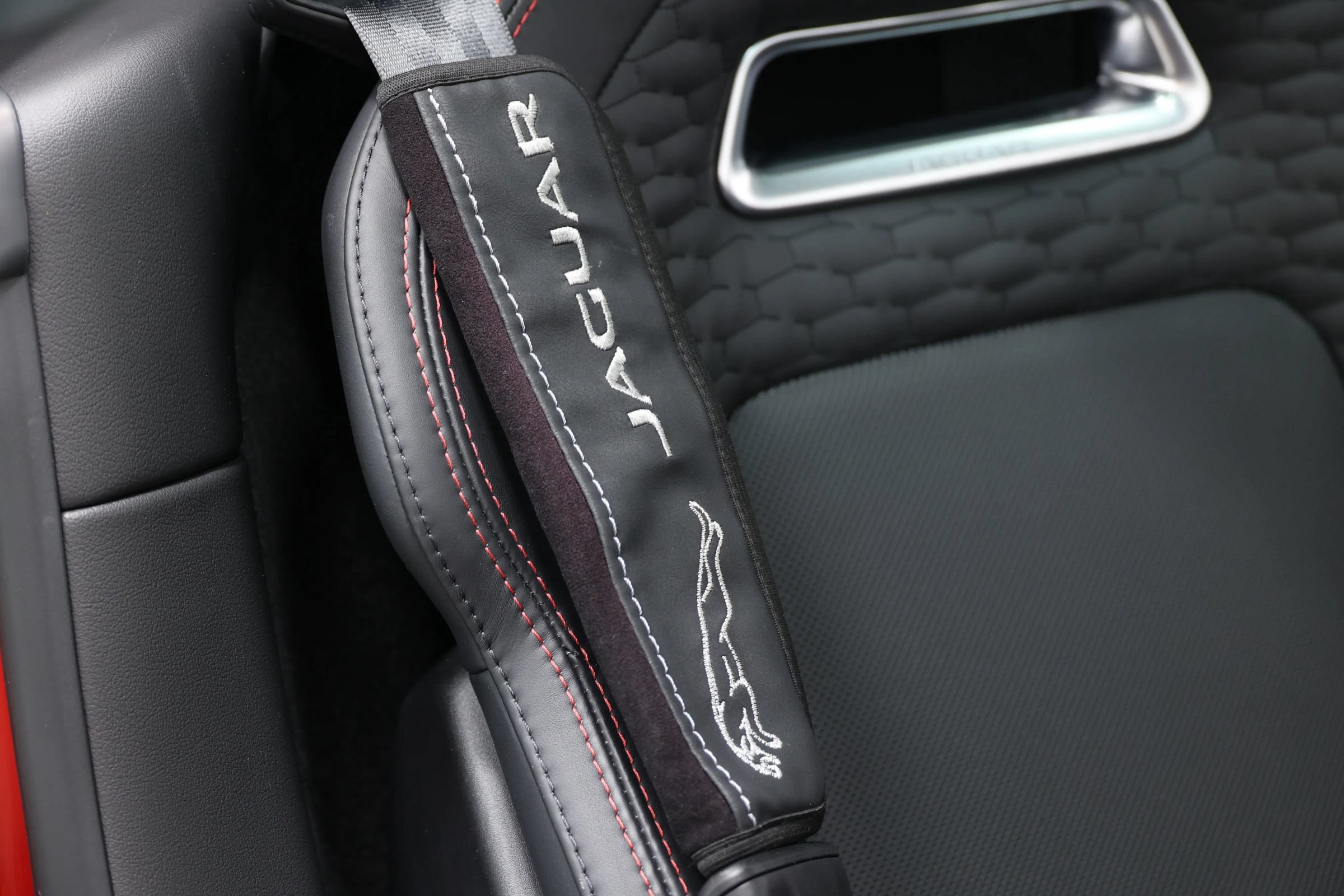 Used 2021 Jaguar F-TYPE R AWD/4WD image 70