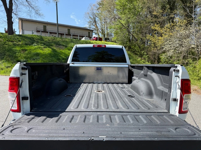 Used 2024 RAM 3500 Big Horn AWD/4WD image 8