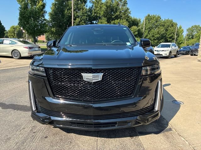 Used 2021 Cadillac Escalade Sport Platinum AWD/4WD image 2