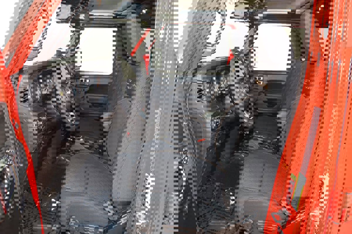 Used 2025 Jeep Gladiator Mojave image 10