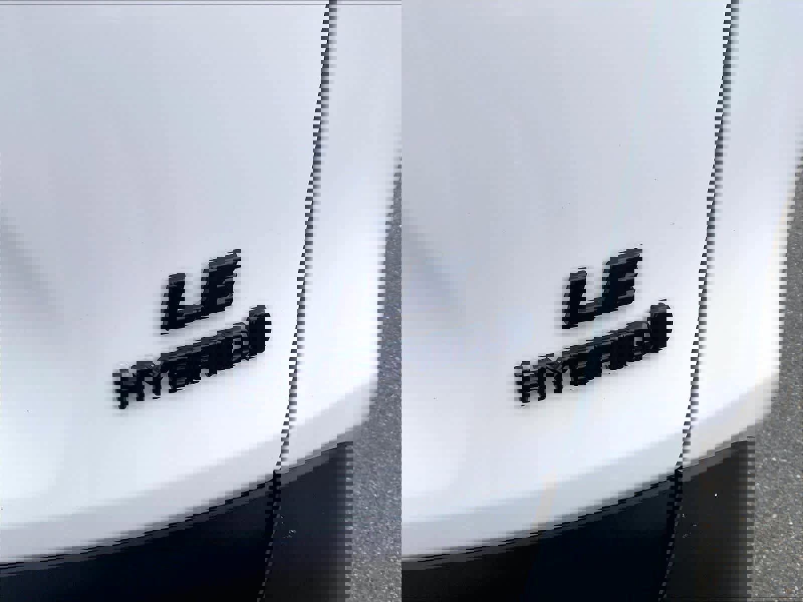 Used 2022 Toyota RAV4 LE image 11