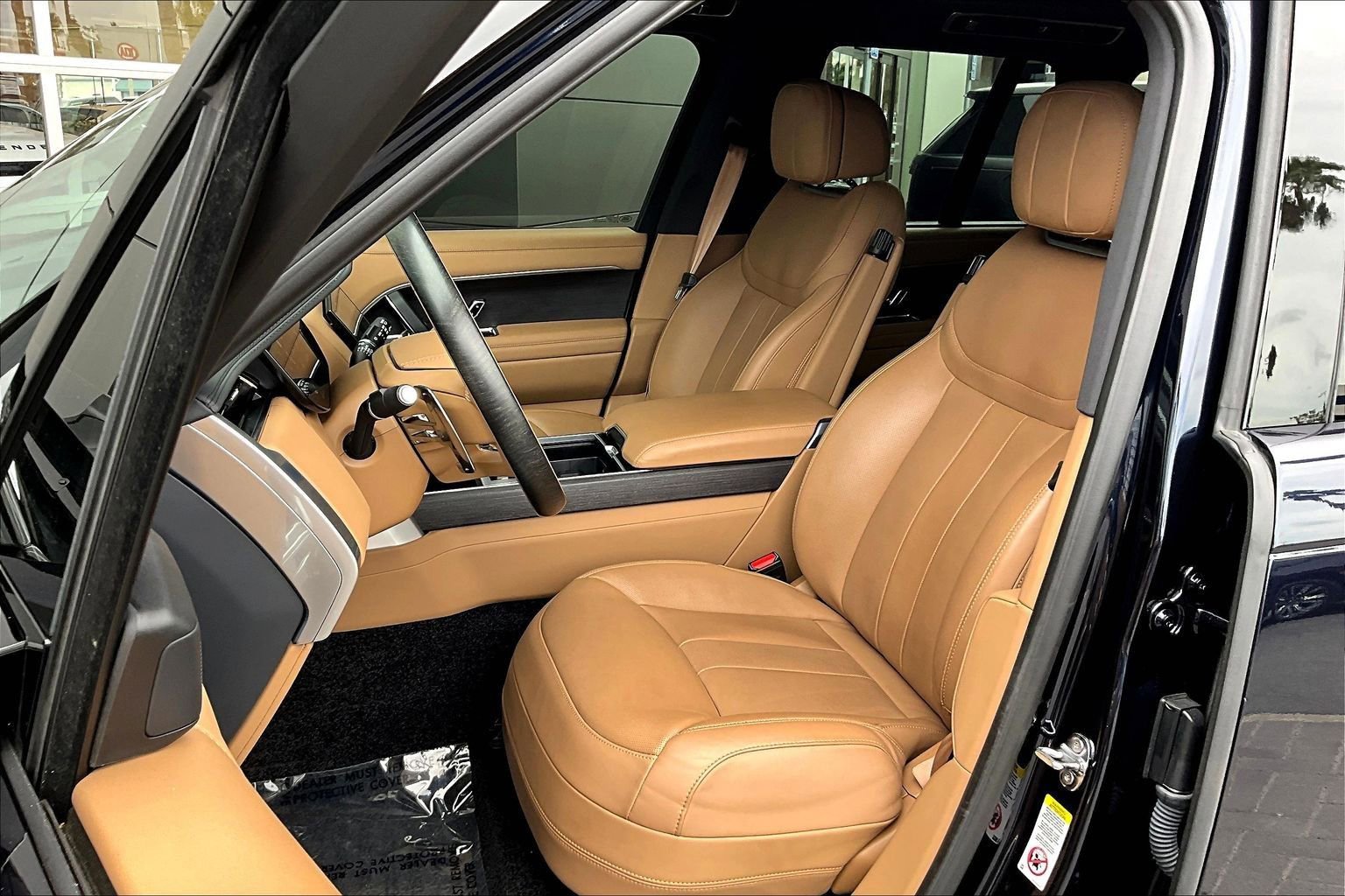 Certified 2025 Land Rover Range Rover SE AWD/4WD image 24